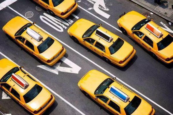 滴滴蛰伏、Uber和Lyft抢上市，全球出行市场大变局