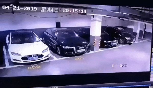 △上海Model S车库自燃