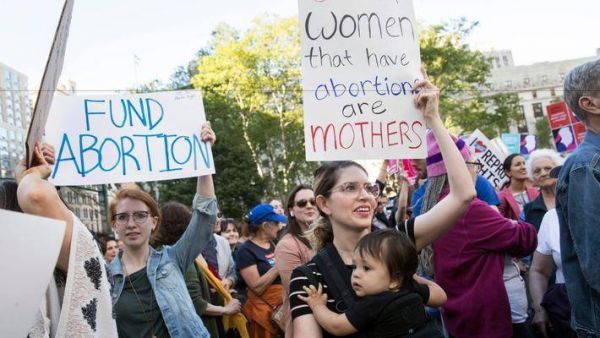 “反堕胎法案”背后的女性焦虑