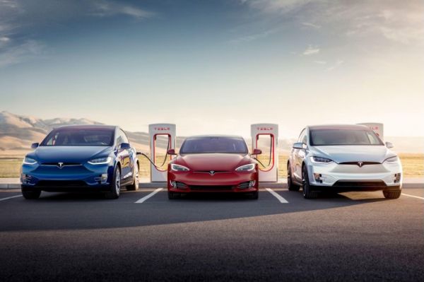 tesla-supercharging-group.jpg