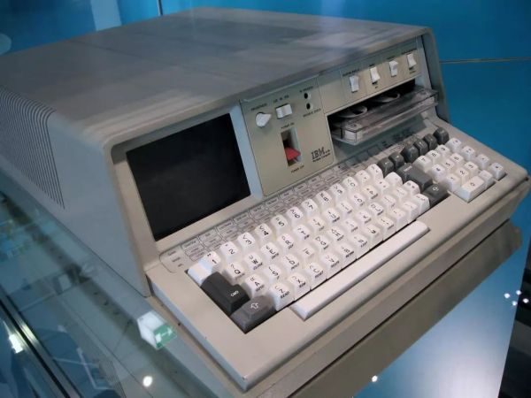 农夫与蛇的PC发展史：当IBM培养起系统与芯片的“恶毒”寡头