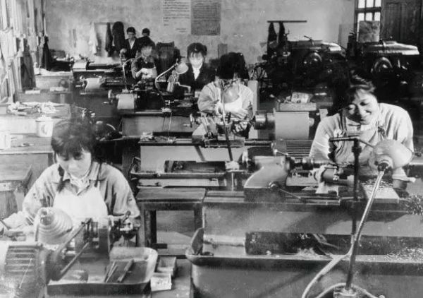 “长三角”芯片暗战30年：一家内衣厂的逆袭和三个台湾人的竞争