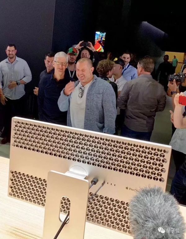 苹果首席设计官离职：这个被称为“强纳肾”的男人，设计了iMac、iPhone等无数产品