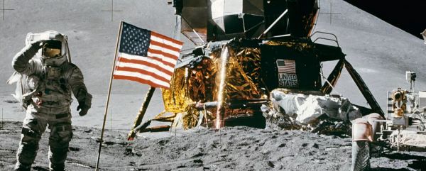 只带手机穿越回“阿波罗计划”时期，你能成功执行登月任务吗？