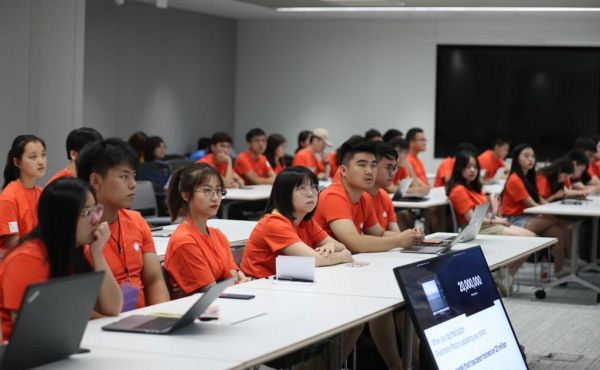中国开发者一年贡献600亿，苹果要扶持更多大学生创业者了