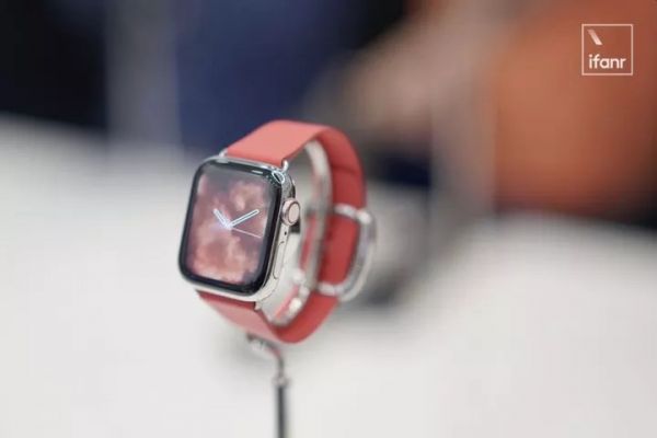 苹果秋季新品全预测：3 款新 iPhone，2 款新手表，还有廉价版新 iPad