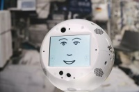 人类史上首个太空 AI 机器人 ,IBM 和空客如何两年开发了它?