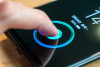 到了2020年,或许屏幕指纹和人脸识别会共存在iPhone上