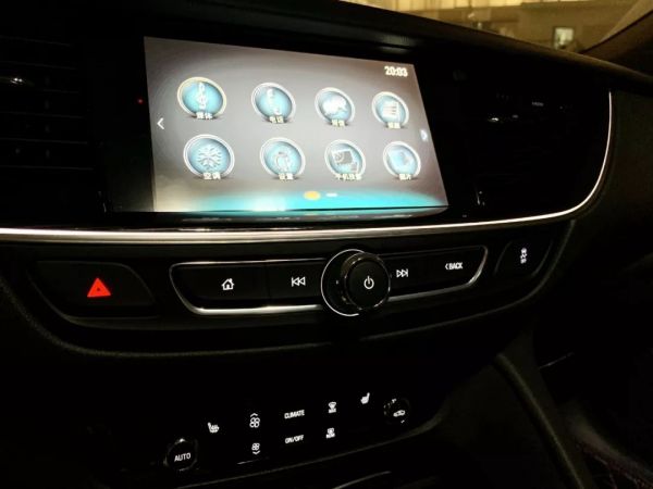 iOS 13 下的 CarPlay 真香，但它很难成为车机的未来