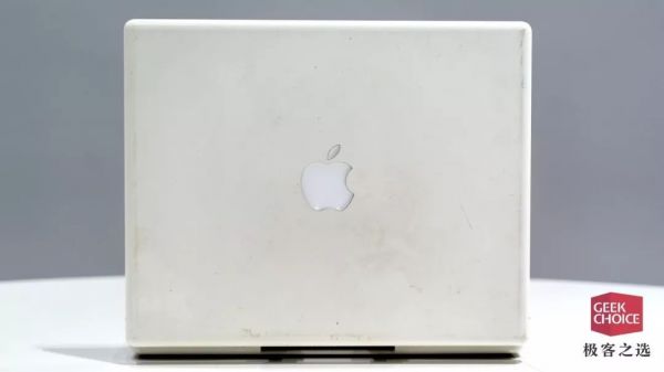 苹果 15 年前一万块的笔记本，竟然比 MacBook 还“良心”？