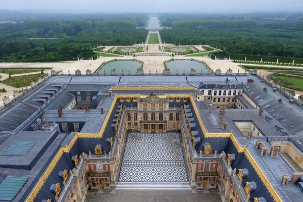 去不了巴黎，也可以在 Google 的 VR 世界里逛一逛凡尔赛宫