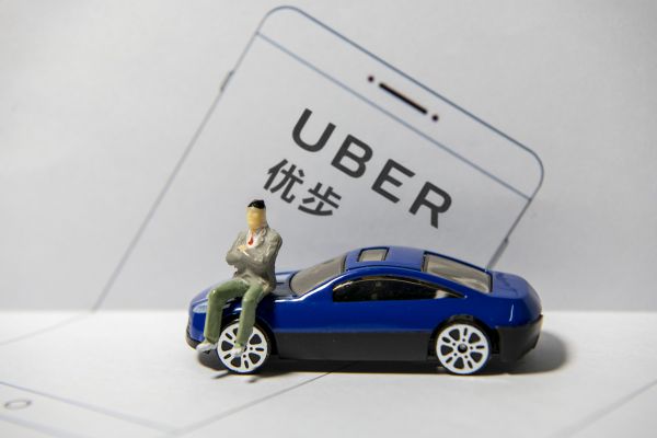 最前线丨Uber又和Waymo杠上了，这次付出的代价不一般