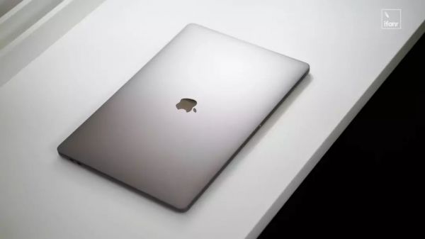 16 英寸 MacBook Pro 上手体验：苹果重新拥抱专业级用户