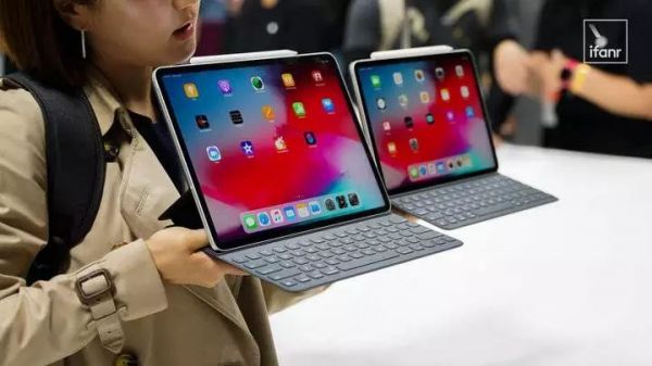 明年 iPad 可能要换新屏幕了
