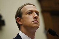扎克伯格:我曾希望所有人喜欢FB,现在不在乎了
