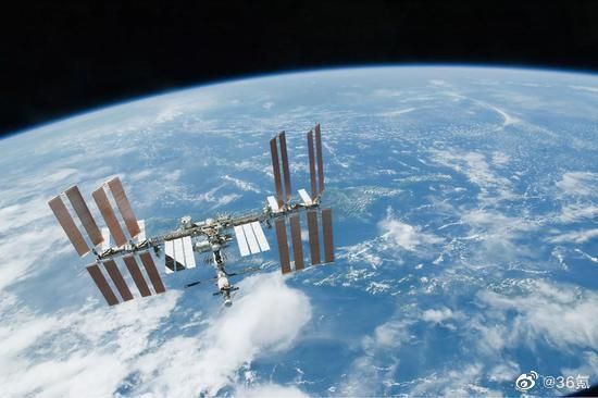 科技神回复 | Space X计划送3名游客上国际空间站，有钱人真的可以上天