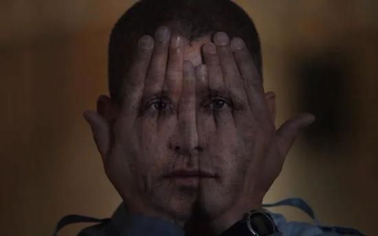 《越狱》第五季 （2017）里的人脸识别模仿。