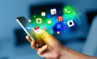 新华社调查：QQ等App每天自启百次，有软件高频访问照片