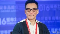 李国庆直播首秀,自曝因俞渝掀两次桌子,现在自责
