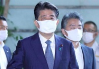 做肠镜活检确诊肠癌，揭日本首相安倍第二次辞职之谜