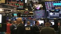 美股继续反弹 道指涨超400点 苹果涨近3%