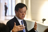 香港交易所:行政总裁李小加明年1月1日提前退休