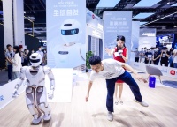 直击WAIC 2021 | 世界人工智能大会今日开幕,李彦宏、董明珠同台论“AI”