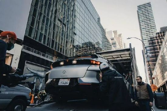 图片来源:新浪微博@FaradayFuture
