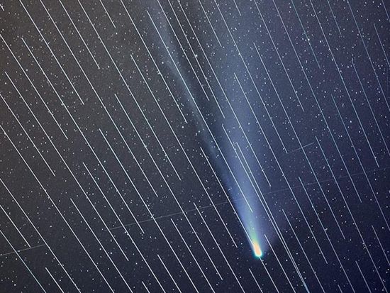 星链星座对天文观测的干扰 | 图片来源:互联网