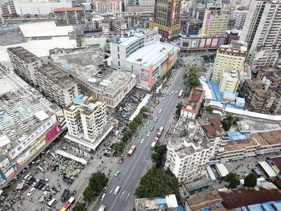 广州服装批发市场。图/视觉中国