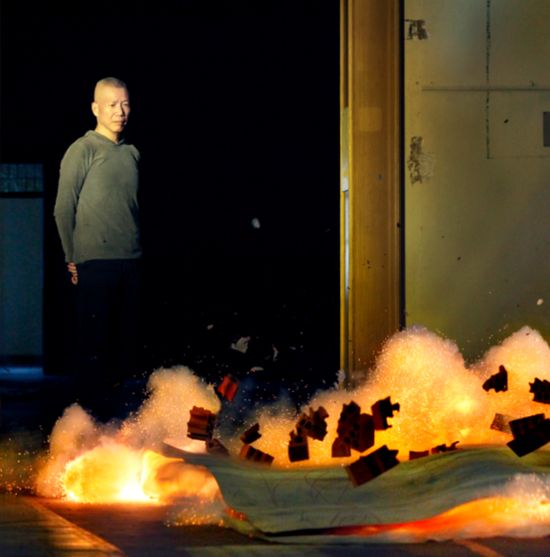 TR Lab曾于去年7月推出蔡国强首个NFT项目《永恒的瞬间：101火药画的爆炸》。 图片来源：TR Lab官网项目介绍
