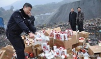 老年人为什么更容易买到假酒?网购、占便宜,3大因素是主要原因