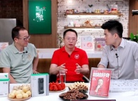 周鸿祎携新书《超越好奇》做客东方甄选,“不装不端”圈粉职场新人