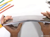 iPad被一屁股坐弯了怎么办?