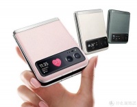 价格大跳水至3K你会入手吗?摩托罗拉 moto razr 40 十分小巧的折叠屏手机 !