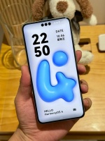 君嫂前几天把我的华为抢走,本来她想做个过渡……
