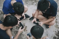 锐评|谁在把“青少年模式”当生意?