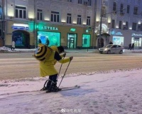 对比俄罗斯外卖员的佛系送外卖,才知道国内点外卖送的有多快