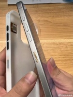 “苹果皮”重现江湖:华强北商家用外置SIM卡槽改装iPhone 15 Pro