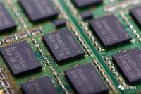 存储市场复苏!韩国存储芯片出口额连续16个月下滑之后,首次恢复正增长!
