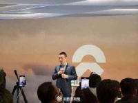 李斌回应自己不用蔚来手机