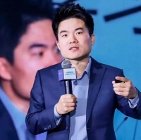 董宇辉个人账号粉丝超2350万，为何不用它直播带货？