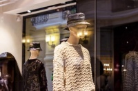 年轻人疯抢平替，但工厂真的赚钱吗？