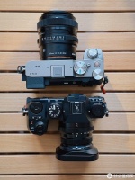 索尼A7C2与富士X-S20全画幅相机对比