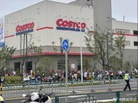 前几年，如果有人把超市开在没有地铁的郊区……