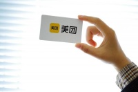 务实的美团，能不能讲好 AI 新故事？