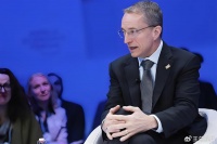 英特尔CEO放狠话，中国芯片落后西方10年，却忽略了两大现实情况