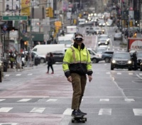 苹果 Vision Pro 头显无法边走边使用，开启旅行模式也不行