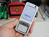 一代机皇诺基亚N73，蔡司镜头+氙气闪光灯，80后的共同回忆