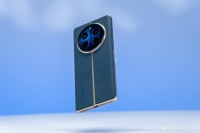 刚发的真我12 Pro+图赏又被夹了，那就索性再发一次吧……